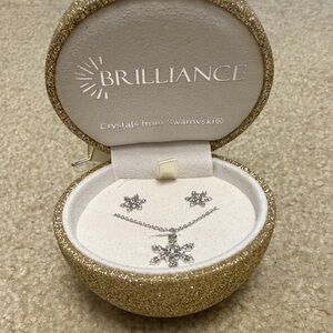 Brilliance Silver Snowflake Necklace with Swarovski Crystals